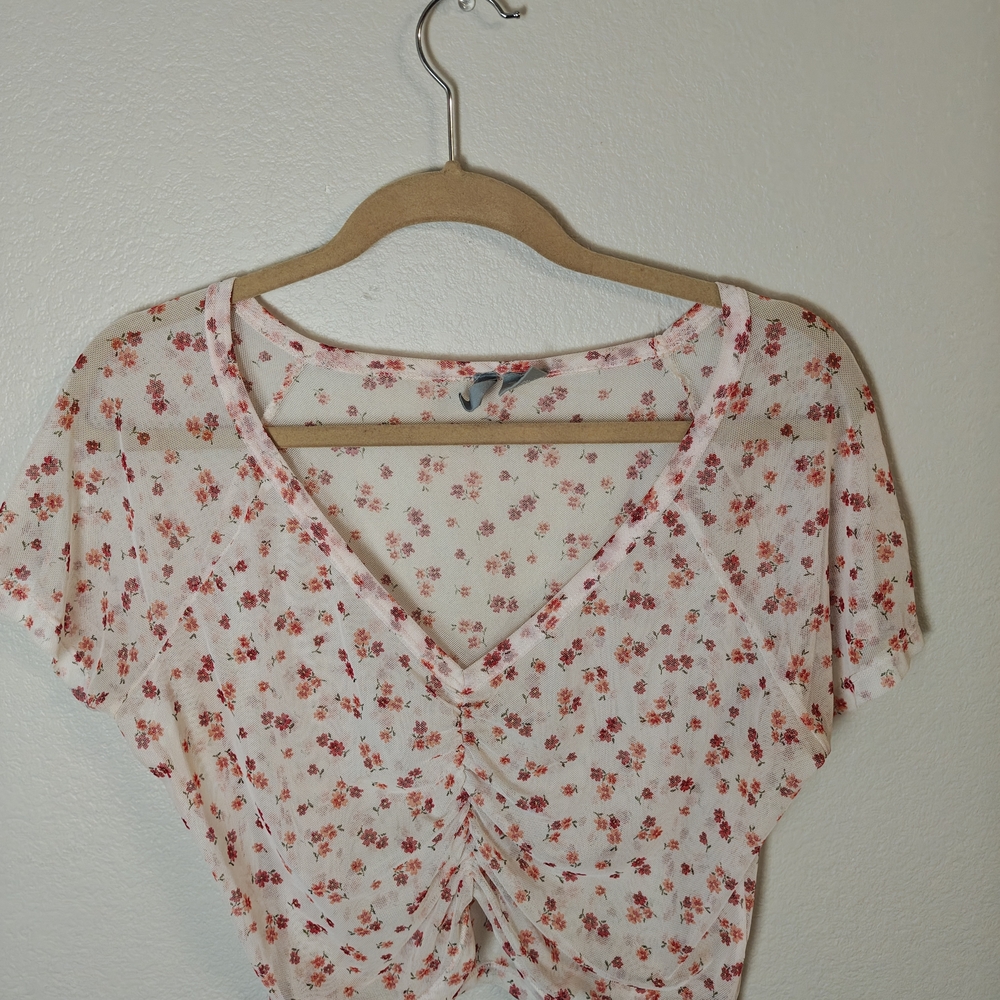 Sky & Sparrow Pink Floral Ruched Blouse